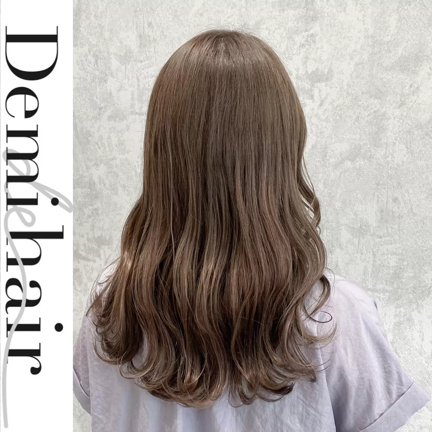 ヨシンモリ×ヌーディベージュ..透明感が可愛いヌーディカラーになります️染める前の髪色が明るいほど仕上がりが可愛くなります2021.07.01 平成エリアにNEW OPEN!「Demi hair」...リーズナブルな価格帯で最上級の仕上がりニューヨーク、ロンドン、東京で培った確かな技術と知識で、親身にお客様1人1人に寄り添った熊本一、丁寧なヘアスタイルをお造りします♂️...熊本一、丁寧なカラーを手頃な金額でお試しできます!透け感を出しつつ、品よくキレイに楽しみましょう!️..この長さは毛量や髪の毛太さでどの長さがいい!というのがあり、1人1人に合わせて調合してますのでお気軽にご相談ください!前持ったご予約をお勧めしてます!お気軽にご予約、ご相談下さい!♂️...僕オリジナルの特別調合で品良くかわいくオシャレにさせていただきます!.髪質、髪色を考慮した丁寧なカラーリングで綺麗な仕上りです♂️..カラー、カット、パーマともに必ず満足する仕上がりに致します!是非一度、お任せください!..ノープランでも大歓迎☘️..お客様お一人お一人にあったスタイルを考えさせていただきます!♀️♂️..旬なデザインもお任せください!..ご予約はDM、LINE、ホットペッパービューティからどうぞ!️☘️..ホットペッパービューティ↓https://beauty.hotpepper.jp/slnH000538889/.公式ホームページ↓https://www.demi-hair.com.公式ライン↓https://lin.ee/YjRfOCI..インスタのDMでもご相談お受けしています!お気軽にご連絡ください!️...〒8600815熊本県 熊本市中央区春竹町大字春竹488-1 G's square2号.スタッフも募集中!.#Demihair #demieee #デミヘアー#熊本美容室 #ヌーディベージュ #haircolor#熊本美容師 #美容室 #熊本市中央区#熊本 #平成 #熊本市 #熊本カット#ベージュ #秋カラー #ラテベージュカラー #ヘアカラー #ミルクティーグレージュ #グレージュ #ミルクティーブラウン #平成美容室#ラテベージュ #ブリーチ無し#グレーベージュ #ヨシンモリ #ノーブリーチ #ミルクティーカラー#熊本カラー #韓国風カラー #ミルクティーベージュ